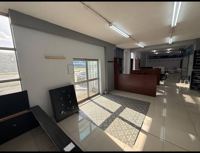 605M² OFFICE TO LET IN PAARDEN EILAND